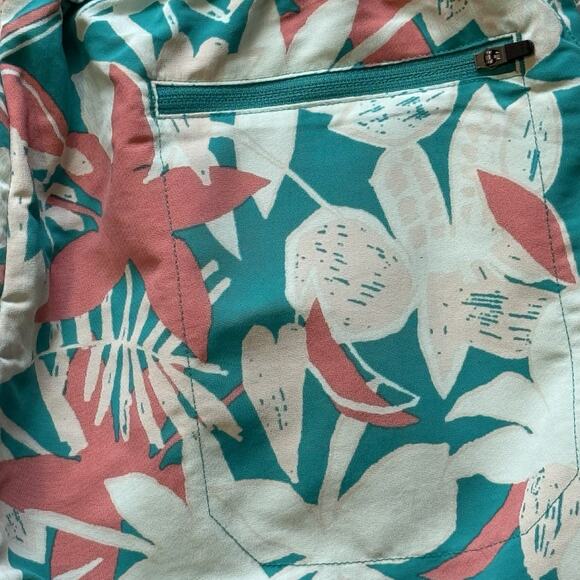 The North Face Womens Printed Class V Athletic 4" Inseam Outdoor Shorts Medium - Picture 2 of 6